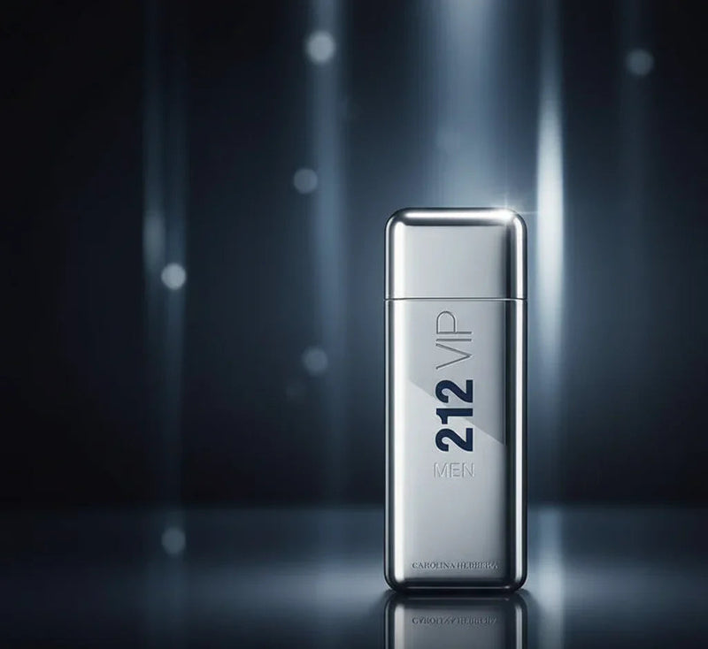 Perfume 212 VIP Men Carolina Herrera prateado em fundo escuro elegante com feixes de luz